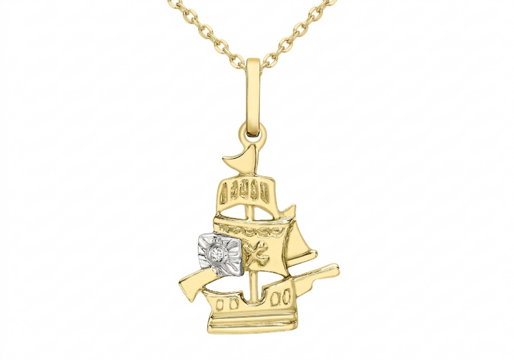 Висулка с пиратски кораб с диаманти от 9ct жълто злато и 0,01ct